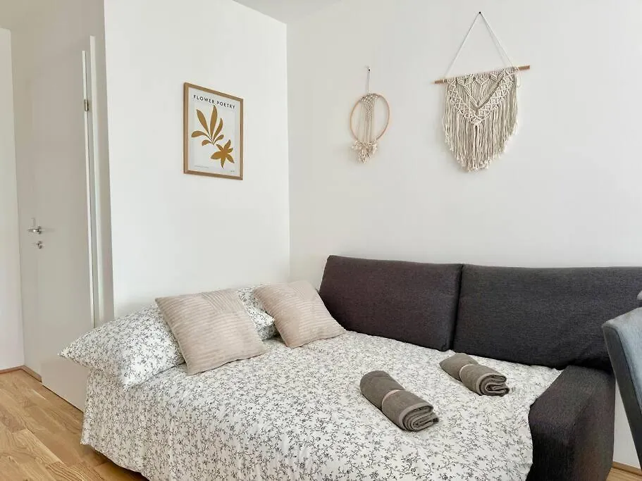 Modern Danube Apartment With Balcony Viena 0*,  Áustria