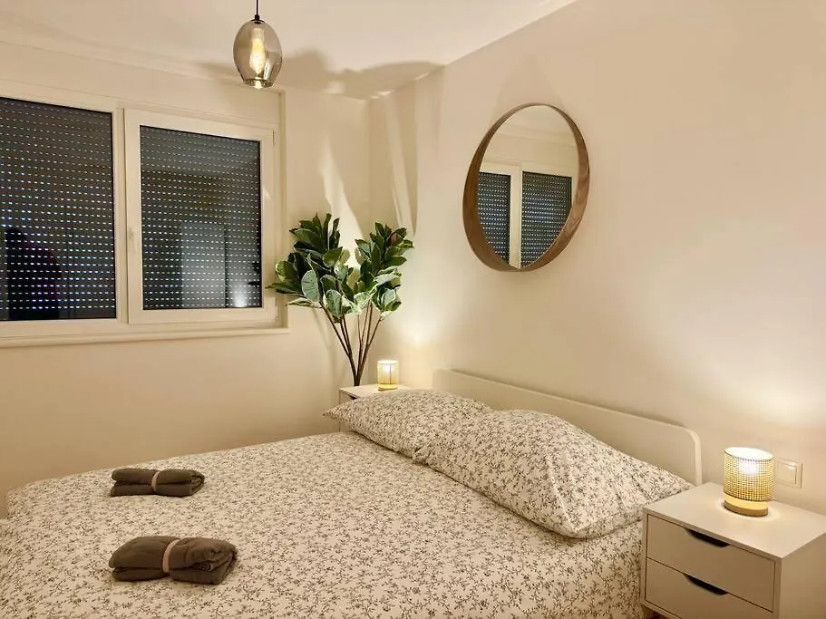 Modern Danube Apartment With Balcony Viena