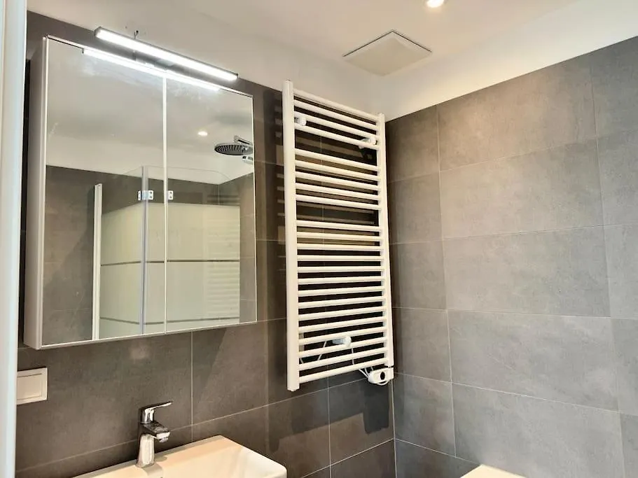 Modern Danube Apartment With Balcony Viena